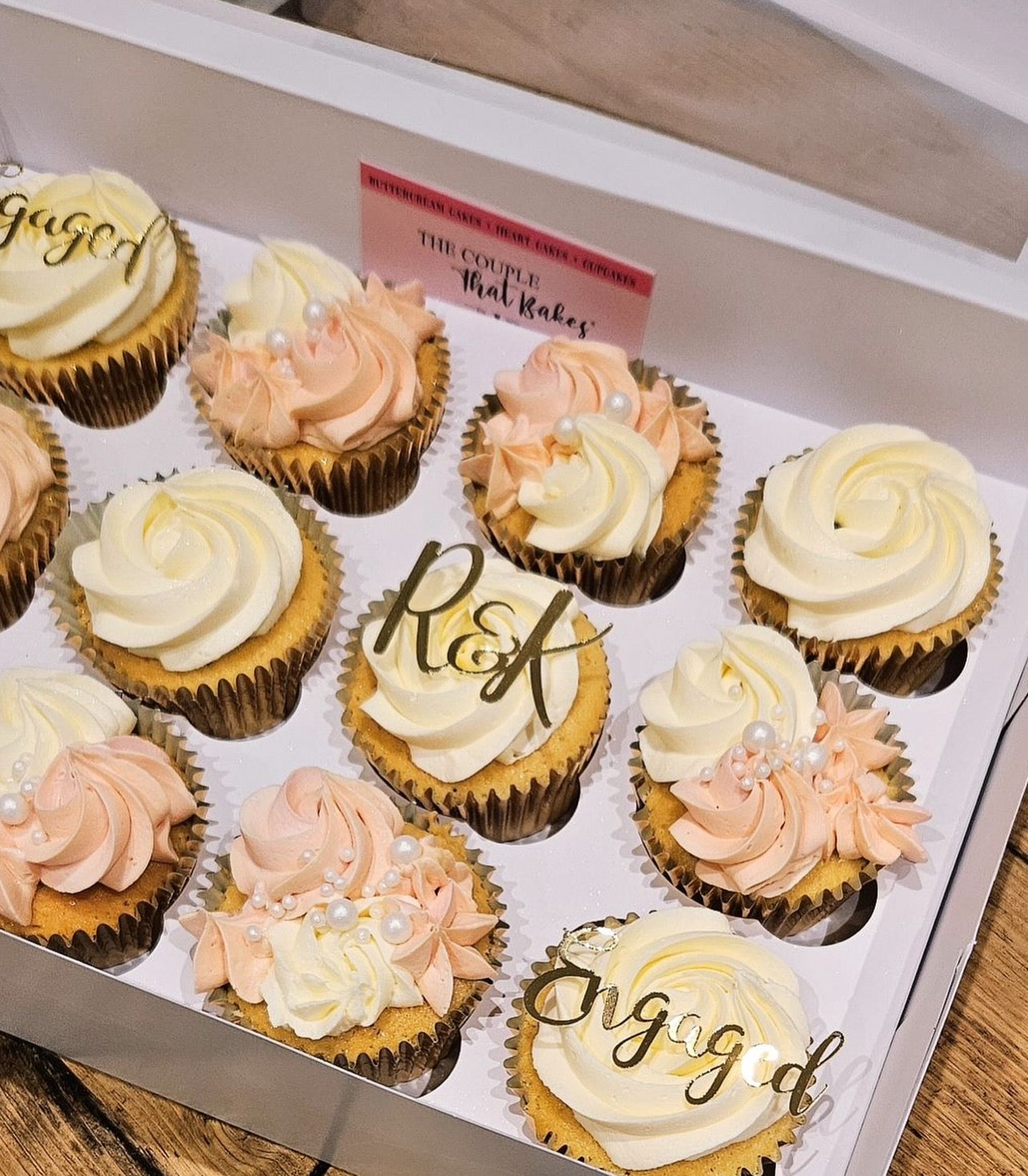 12 Personalised Cupcakes