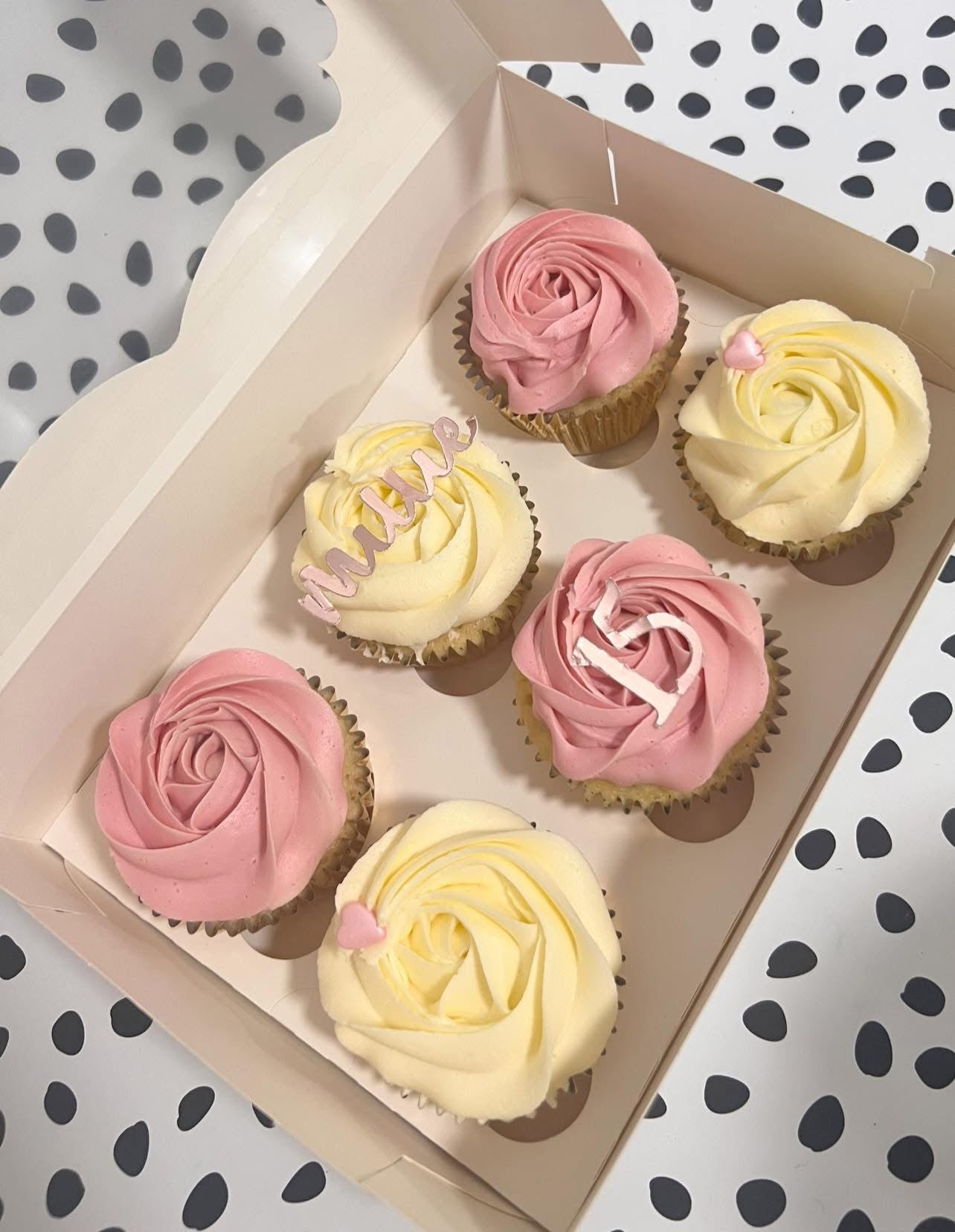 6 Personalised Cupcakes