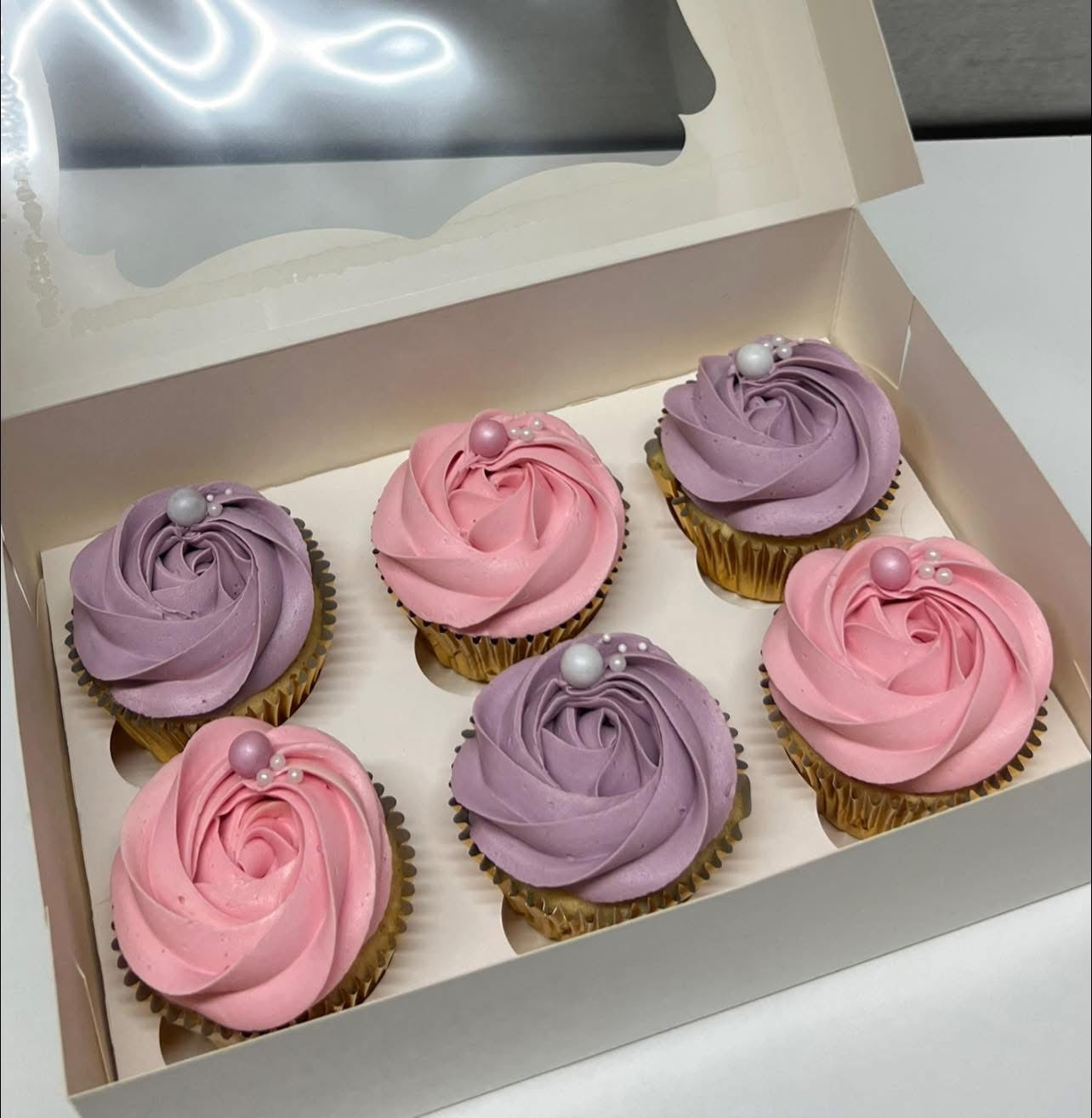 6 Personalised Cupcakes