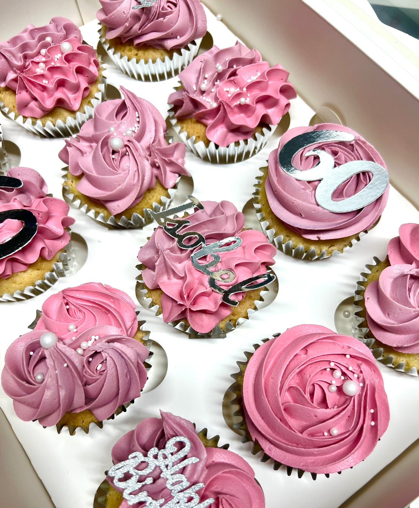 12 Personalised Cupcakes
