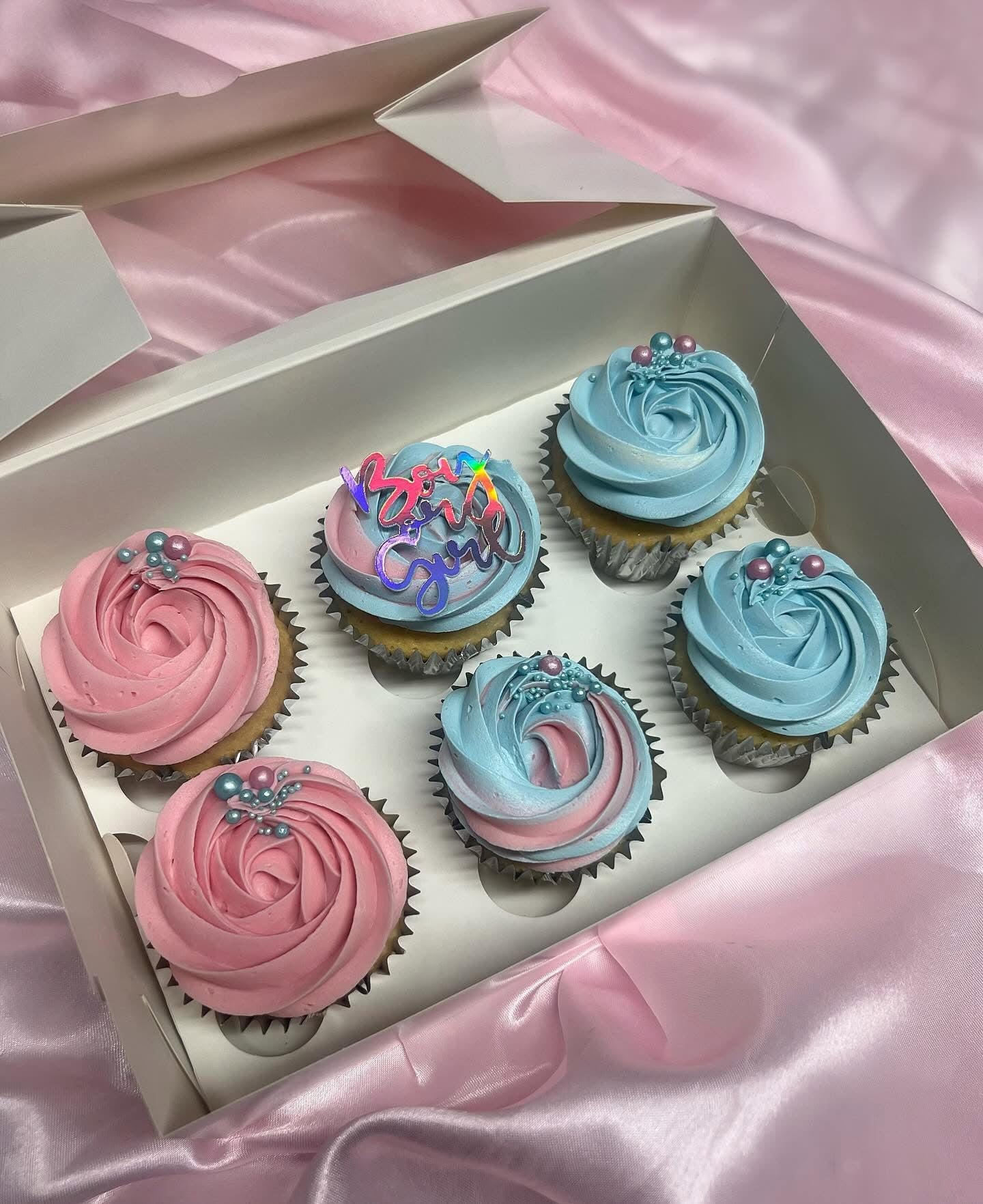 6 Personalised Cupcakes