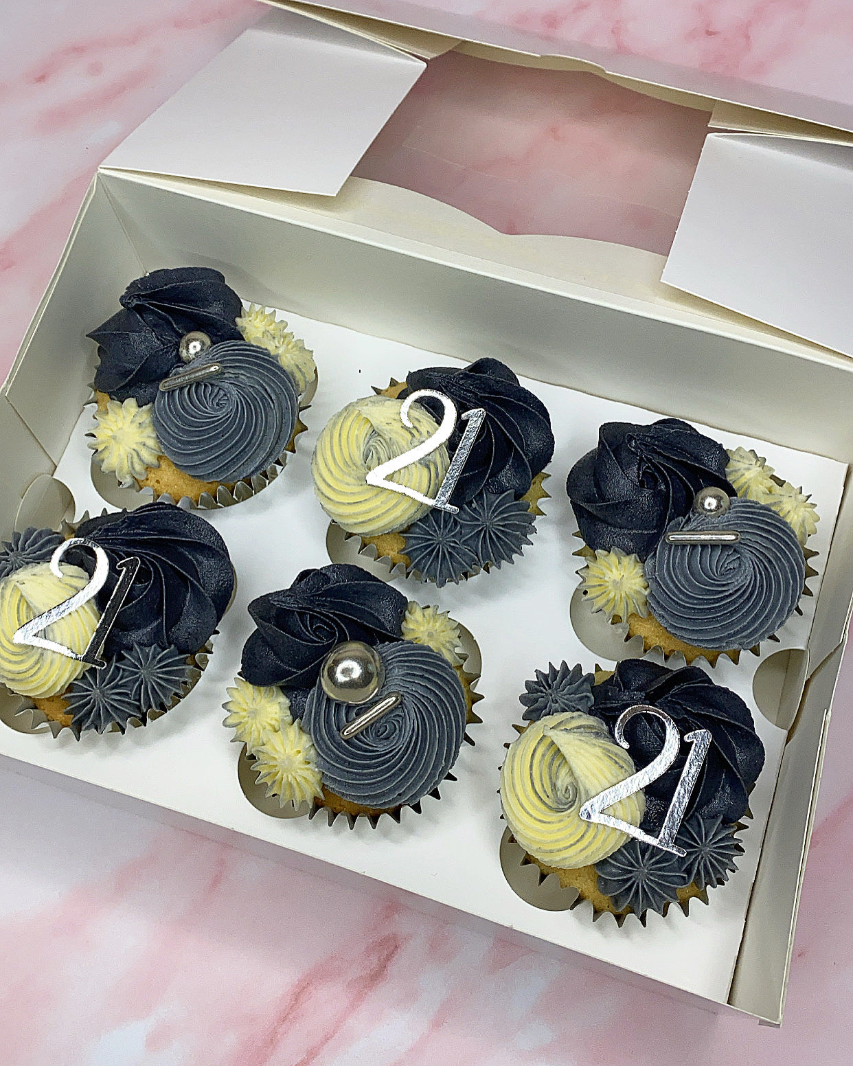 6 Personalised Cupcakes