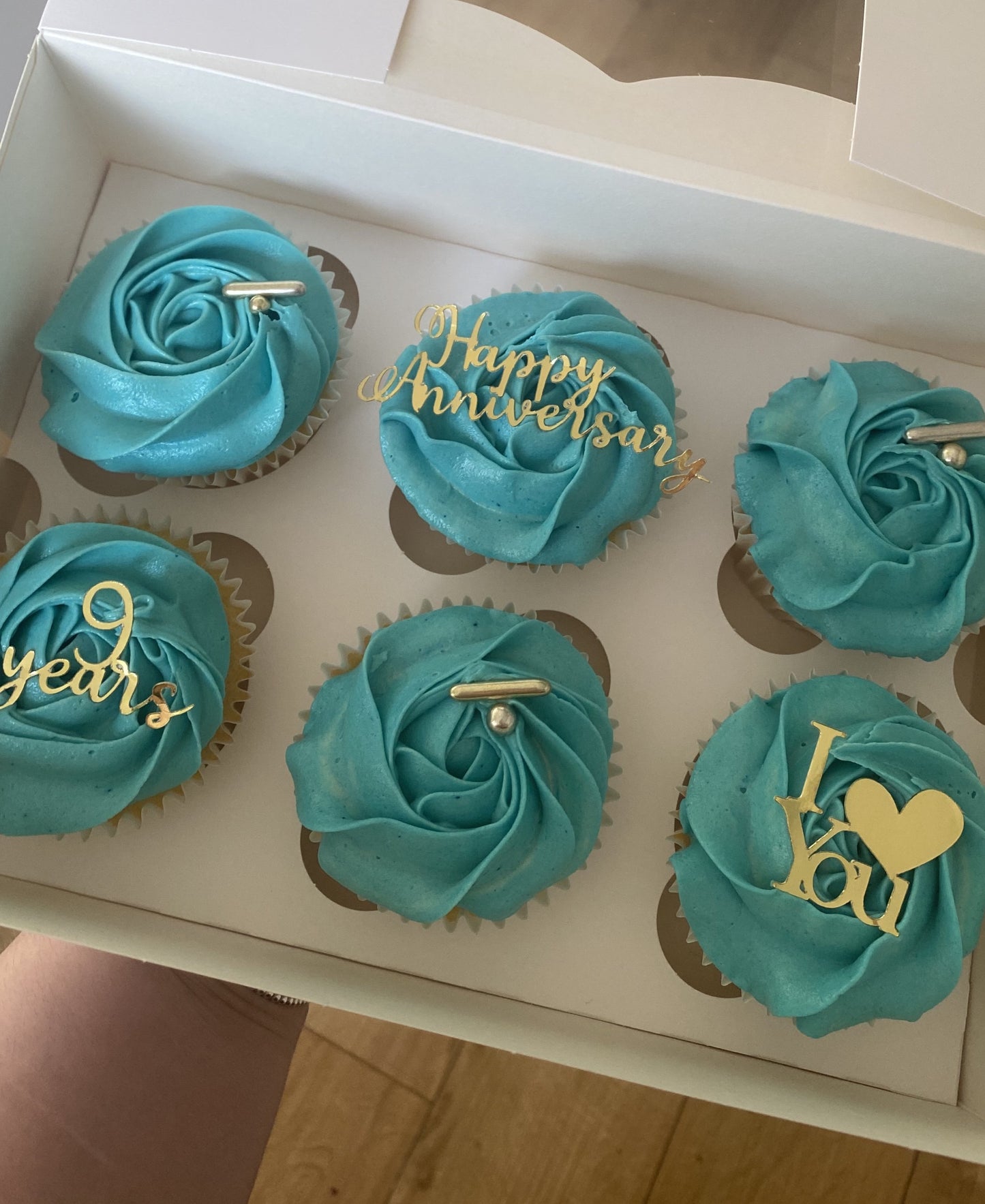 6 Personalised Cupcakes