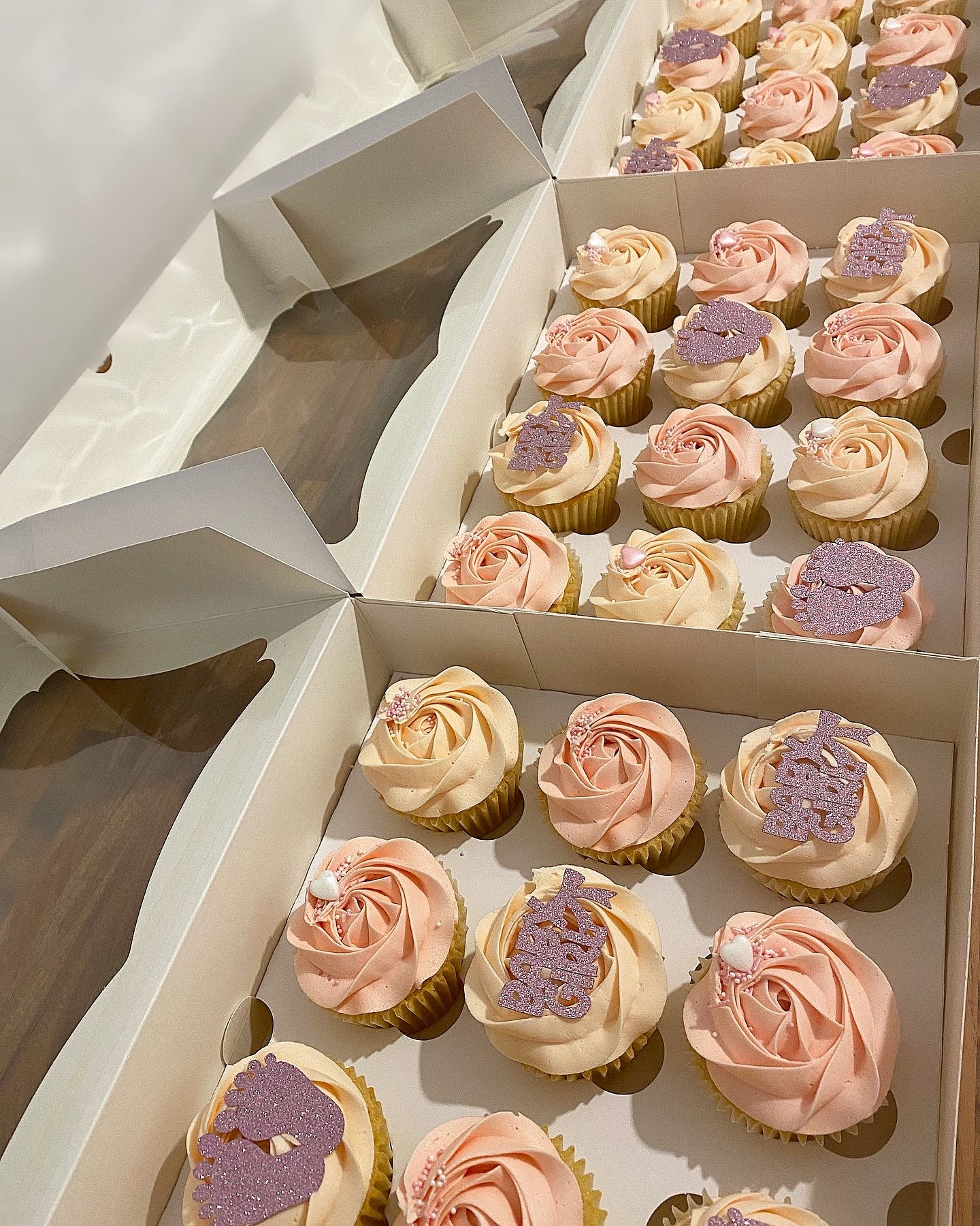12 Personalised Cupcakes