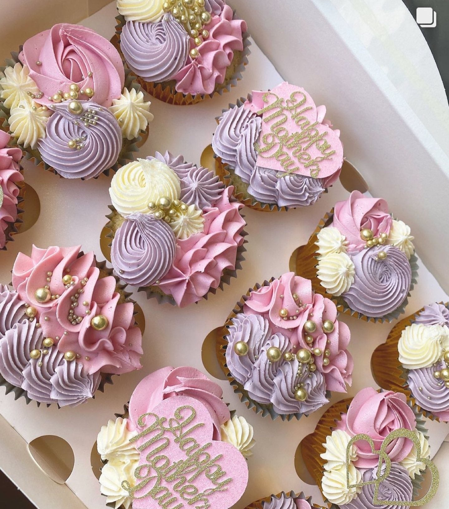 12 Personalised Cupcakes