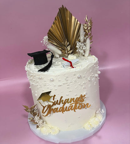 Dried Flowers & Pearls - Graduation Cake