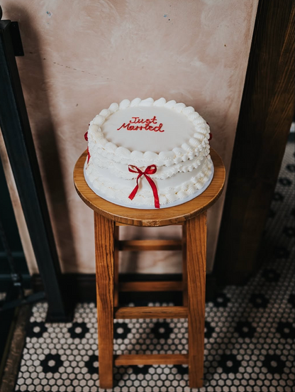 Vintage Lambeth Cake (Round)