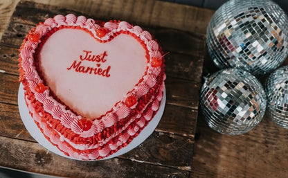 Wedding Lambeth Heart Cake